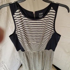 a.n.a. A NEW APPROACH Sleeveless Black & White stripe dress sz-Large